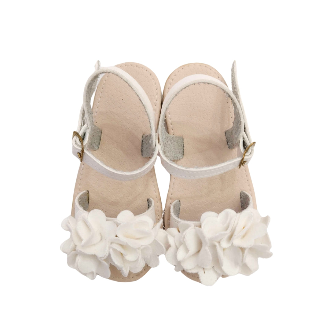 HUARACHE CON FLORES BLANCAS