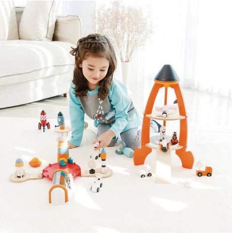 FULL OF WONDER CASA ESPACIAL CON ASTRONAUTAS